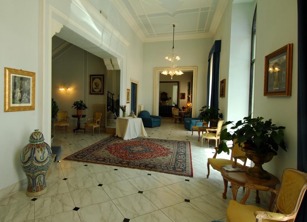 Grande Albergo Quattro Stagioni リエーティ エクステリア 写真