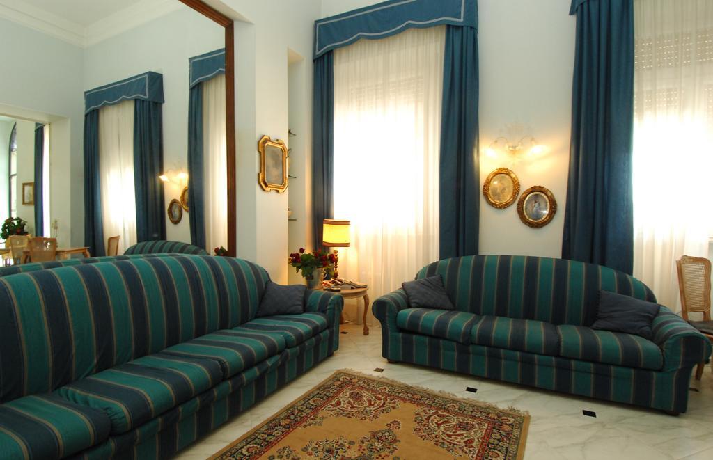 Grande Albergo Quattro Stagioni リエーティ エクステリア 写真