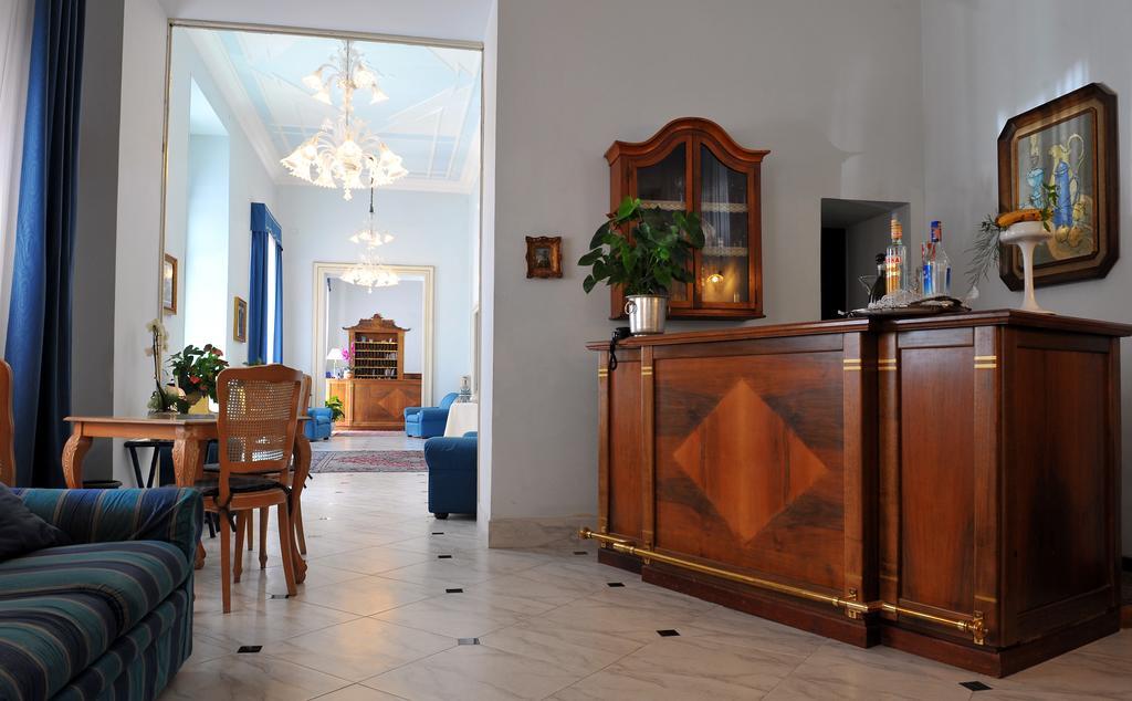 Grande Albergo Quattro Stagioni リエーティ エクステリア 写真