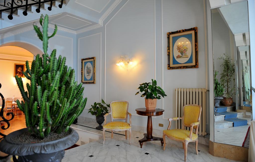 Grande Albergo Quattro Stagioni リエーティ エクステリア 写真