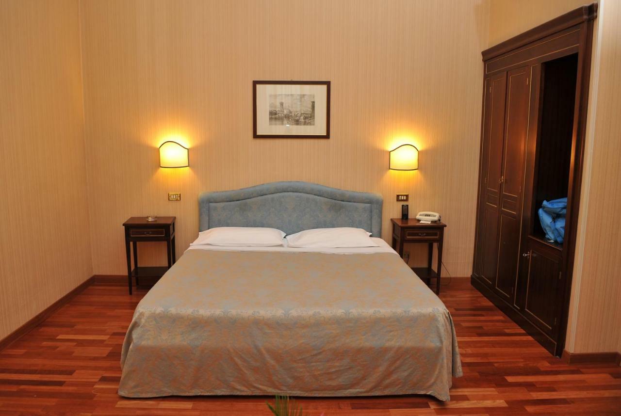 Grande Albergo Quattro Stagioni リエーティ エクステリア 写真